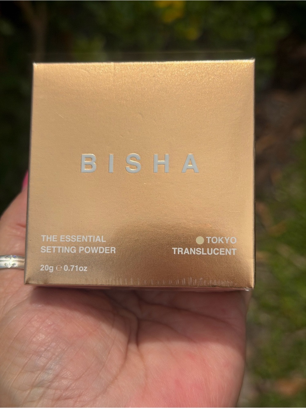 BISHA Essential Loose Setting Powder In Tokyo Translucent - Picture 4 of 8